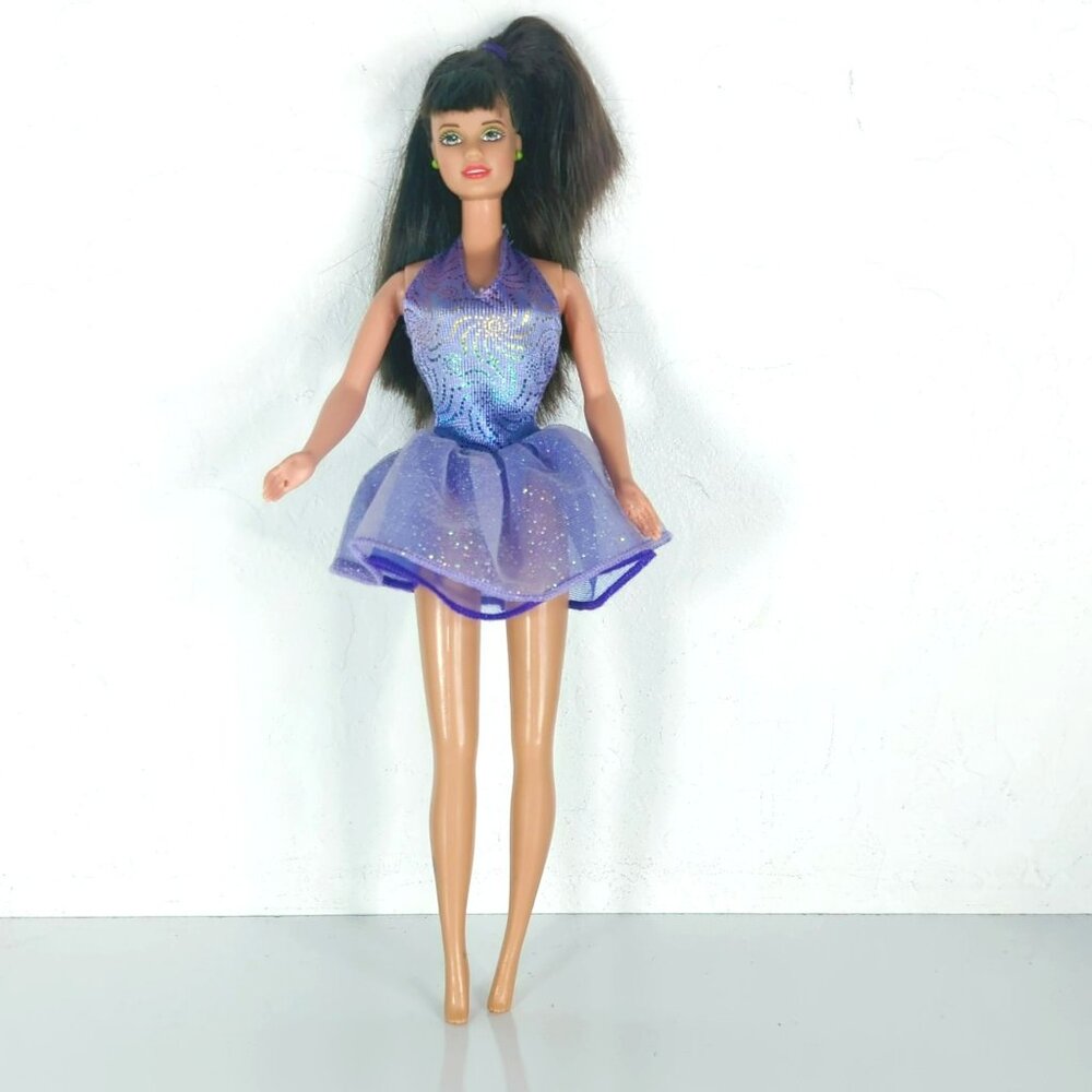 Vintage 1999 Mattel #23423 Sit In Style Teresa Friend Of Barbie Doll